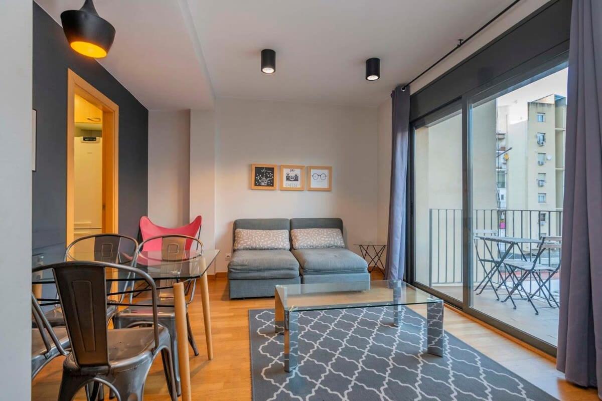 Modern And Bright Apartment In Eixample 3-1 Βαρκελώνη Εξωτερικό φωτογραφία